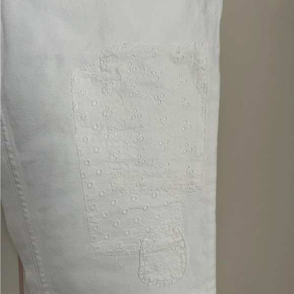 Lauren Ralph Lauren Women White Eyelet-Patchwork Relaxed Tapered
Jean Size 8p - Picture 9 of 11